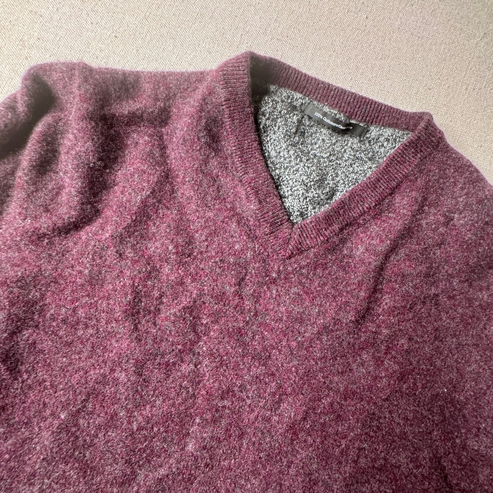 100% Cashmere Sweater Burgundy V‎ Neck Soft Knit Relaxed Fit Small Medium